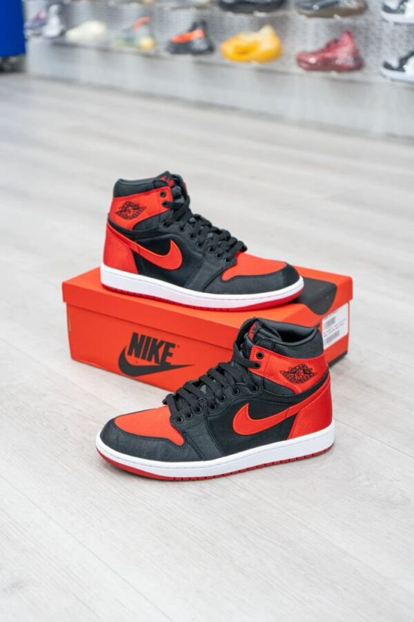 Nike Air Jordan Retro 1 Satin Bred (UA Quality)