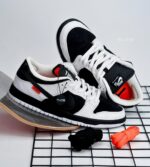NIKE SB DUNK TIGHTBOOTH