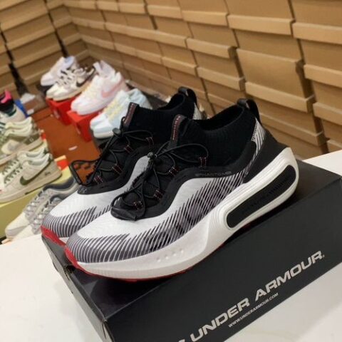 UNDERARMOUR HOVR PHANTOM