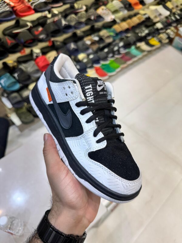 NIKE SB DUNK TIGHTBOOTH