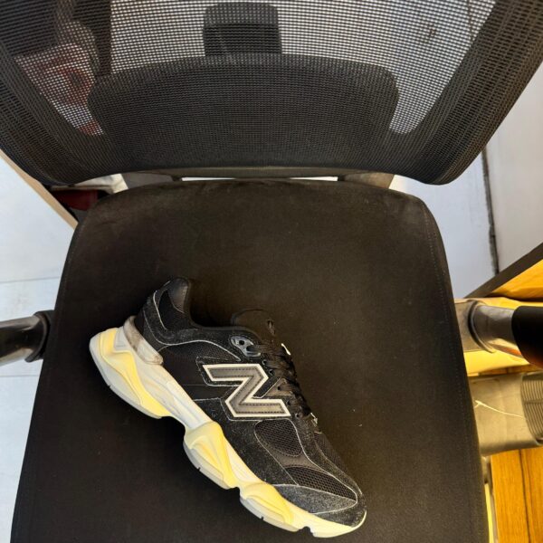 NEW BALANCE 9060