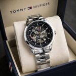 Tommy hilfiger chain