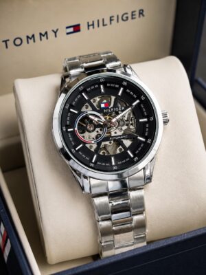 Tommy hilfiger chain