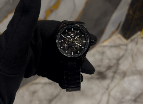 Tommy hilfiger black