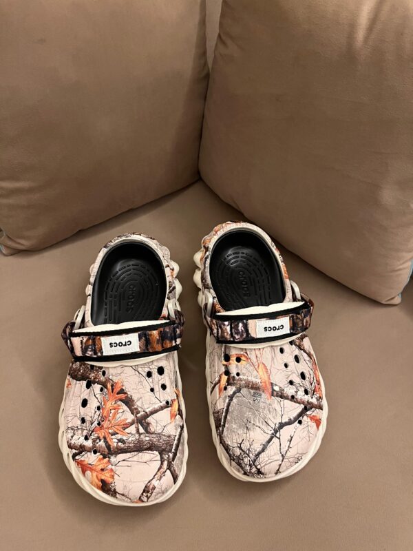 Crocs real tree edge