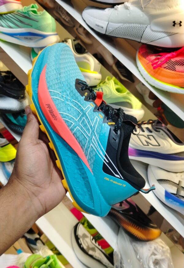 Asics trabuco max