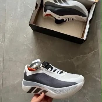 Adidas hyperboost