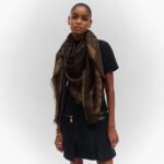 Louis vuitton so shine monogram shawl