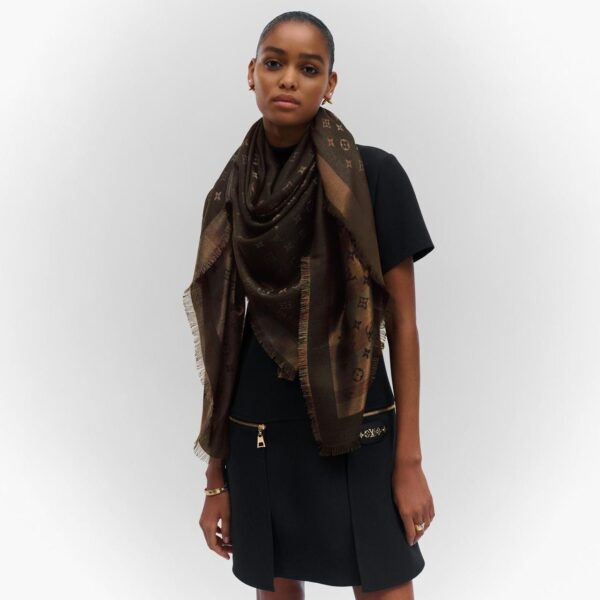 Louis vuitton so shine monogram shawl