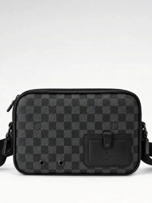 Louis vuitton messenger bag