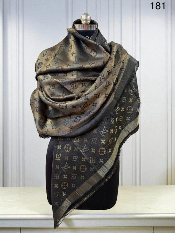 Louis vuitton so shine monogram shawl