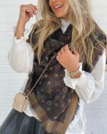 Louis vuitton so shine monogram shawl