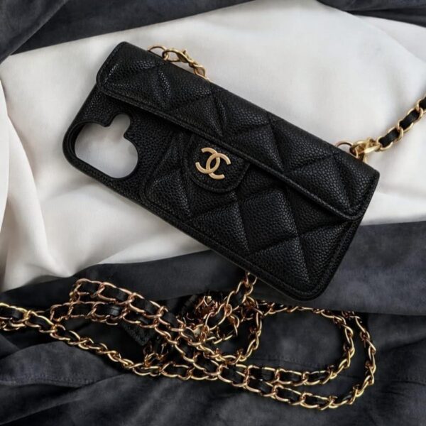 Chanel iphone 17 pro max back cover