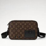 Louis vuitton messenger bag