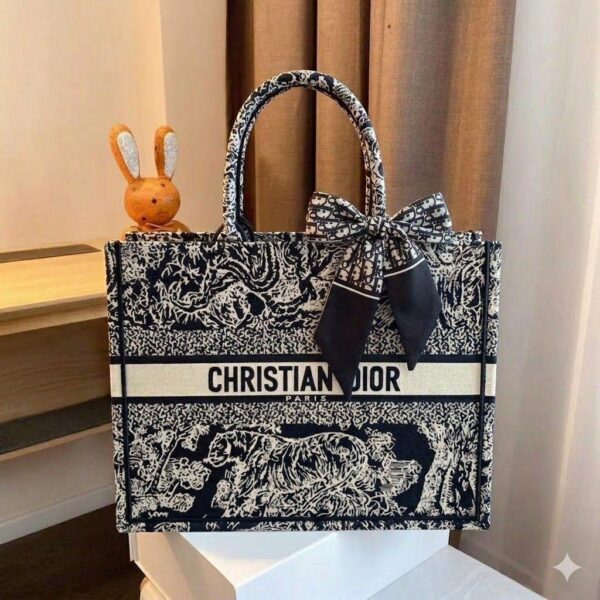 Christian dior tote bag