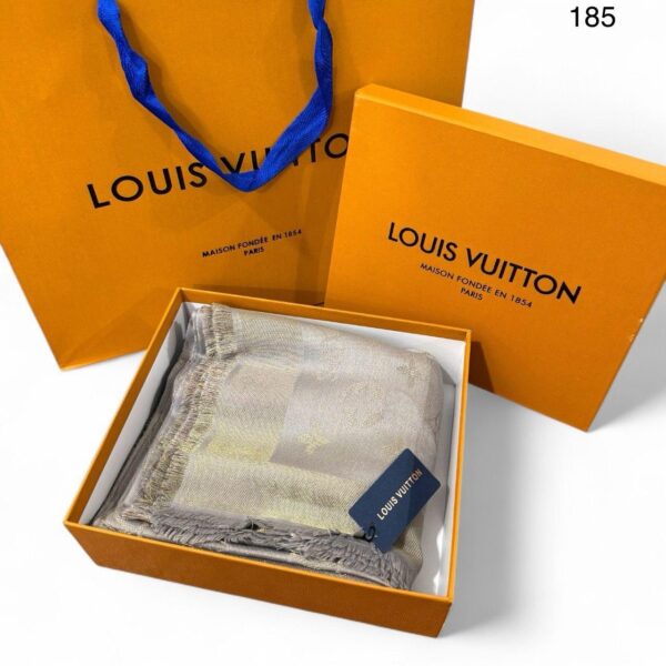 Louis vuitton so shine monogram shawl