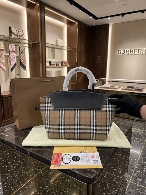 Burberry medium catherine bag