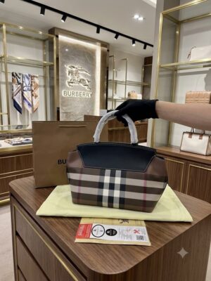 Burberry medium catherine bag